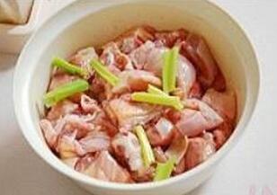 圖片[2]-【土豆燉雞】做法步驟圖 10分鐘搞定 兒子連湯汁都吃光-起舞食譜網