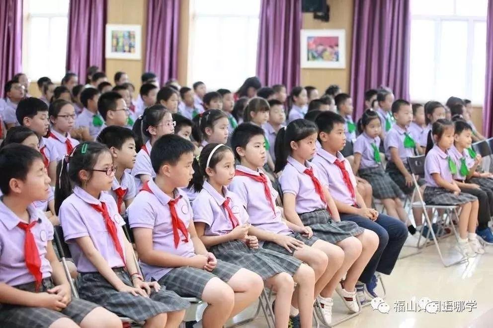 台湾小学校服(上海10大公办校服pk)