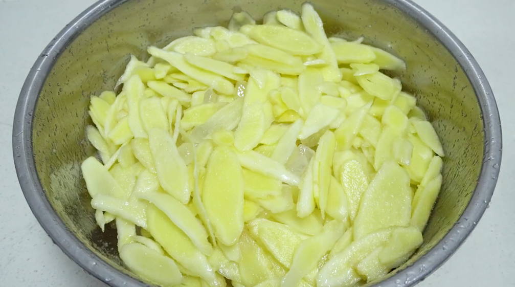 图片[3]-【姜糖】做法步骤图 新手也能学会 一天吃几片全身都暖和-起舞食谱网