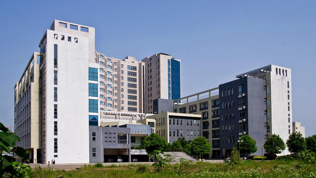 长沙医科大学(湖南实力最强的3所医学高校)