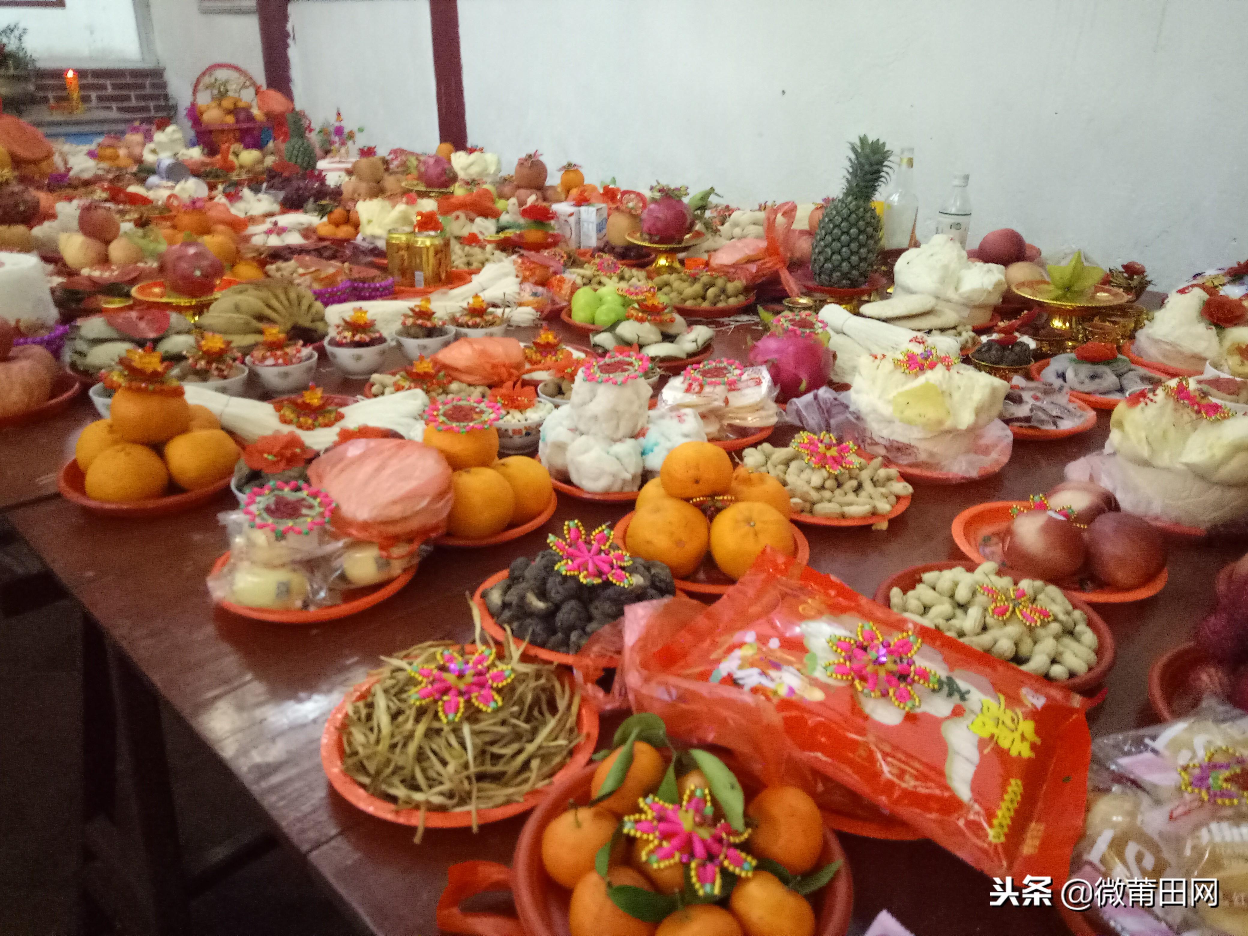 正确的上供摆放图片(图解贡品摆放讲究)