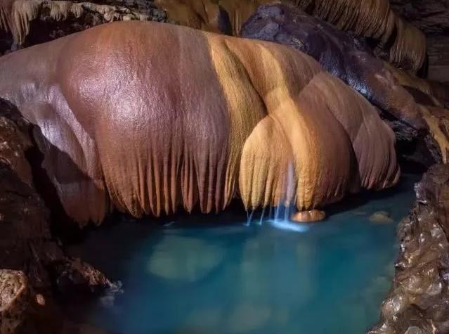 石钟乳和石笋像什么(钟乳石和石笋连在一起)