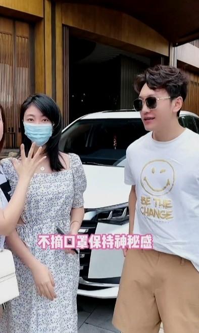 主持人大鹏婚礼曝光,新娘是五星级酒店高管,两人还是大学初恋