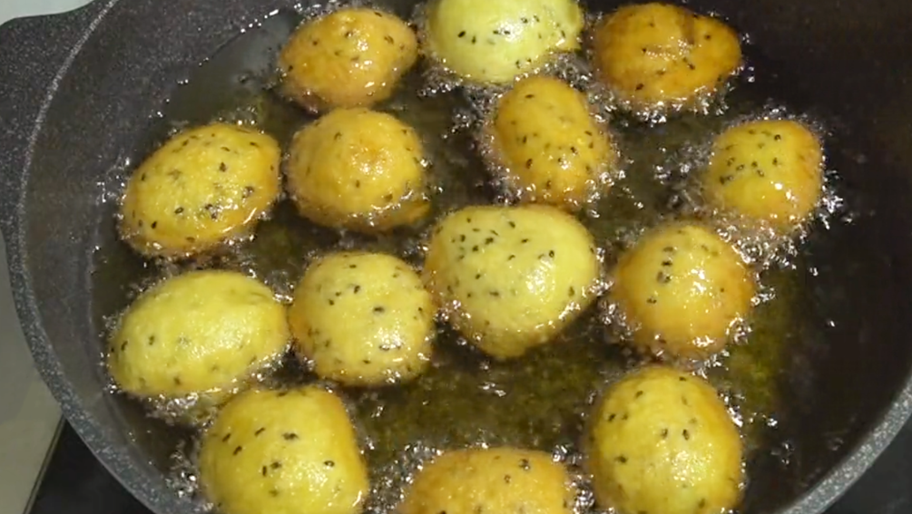 图片[5]-【玉米面炸糕】做法步骤图 个个外酥里软 比油条香-起舞食谱网