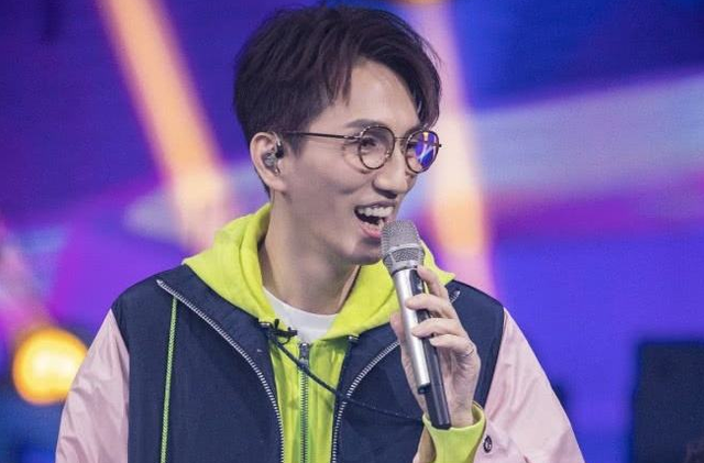 《快乐大本营》和汪涵主持的《天天向上》是不少人周末晚上娱乐的必选