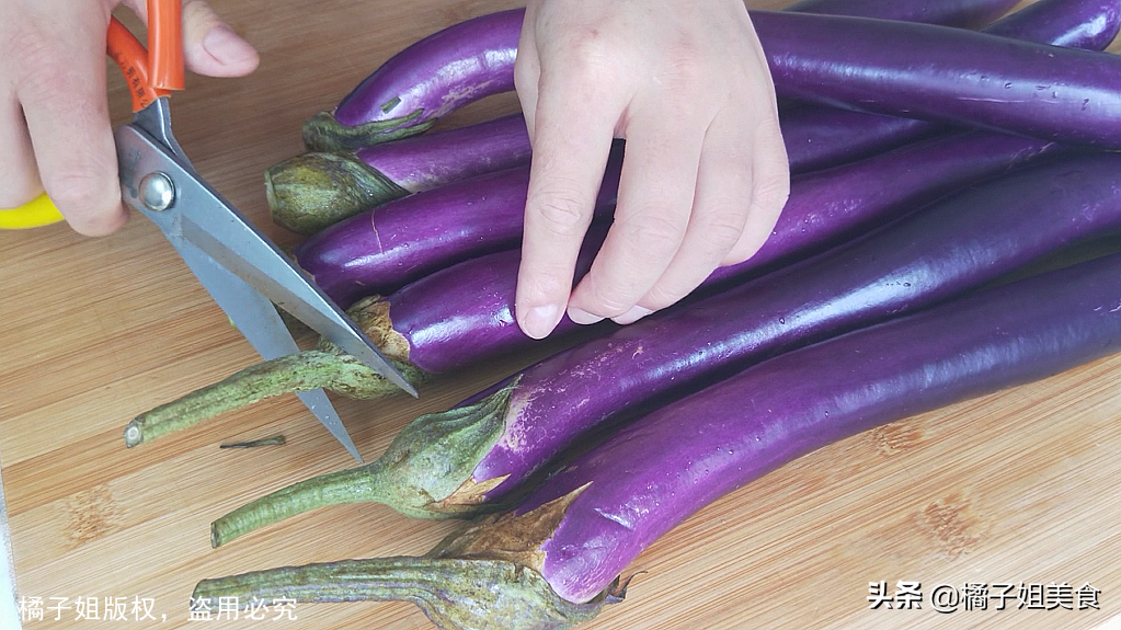 圖片[2]-【香辣蒸茄子】做法步驟圖  懶人必備 口感鮮美一嘗難忘-起舞食譜網(wǎng)