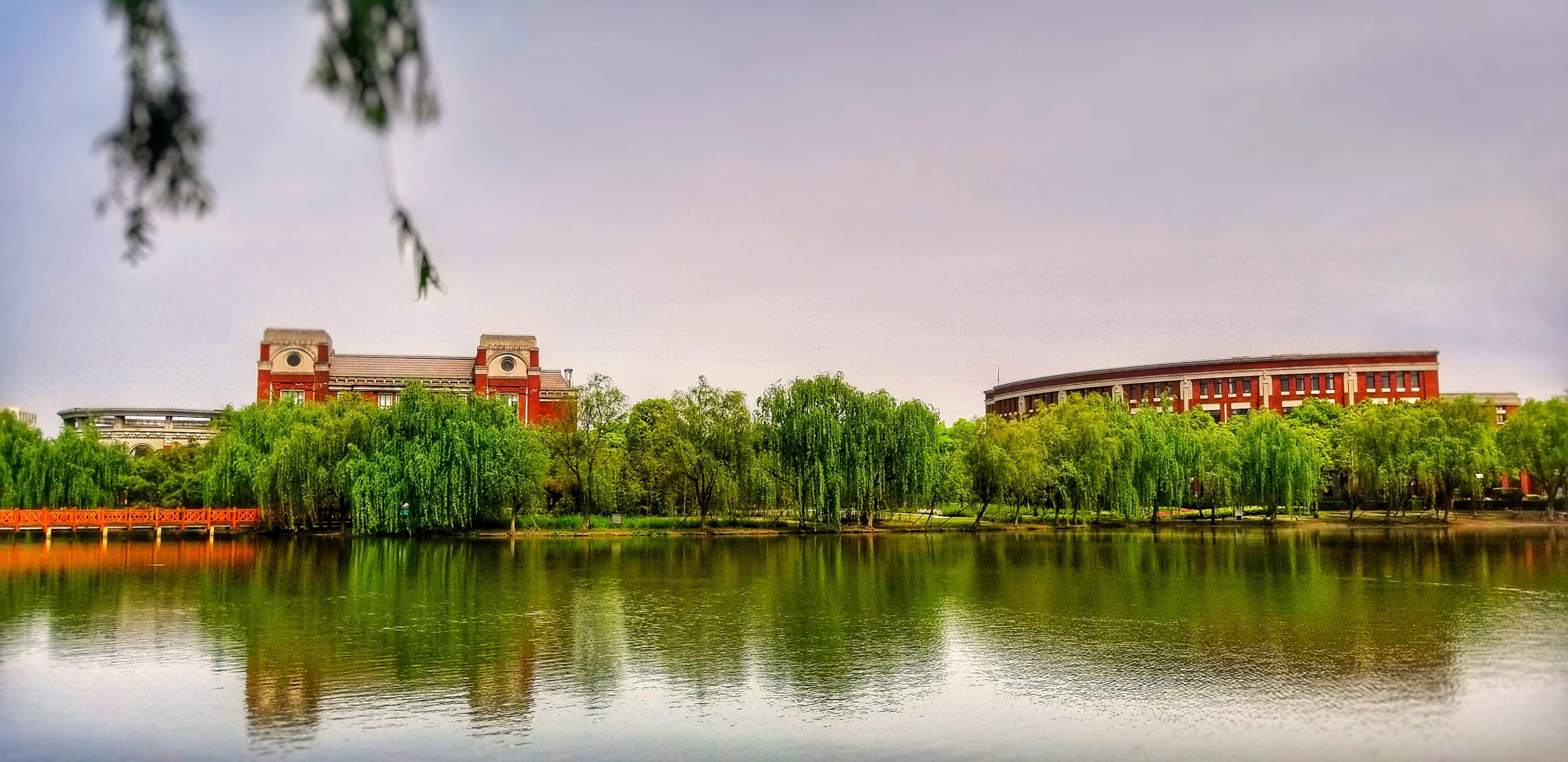 法硕考哪个学校比较好(我国法学专业最强的5所政法大学东西南北都有) 