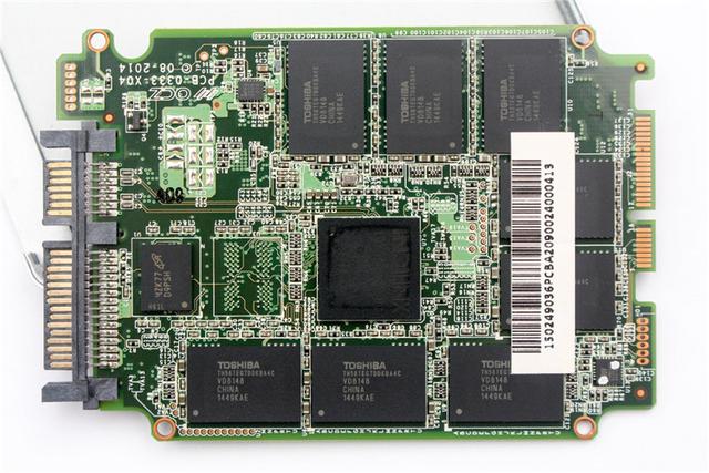 在一起:vector 180,arc100是ocz被东芝收购后推出的消费级固态硬盘