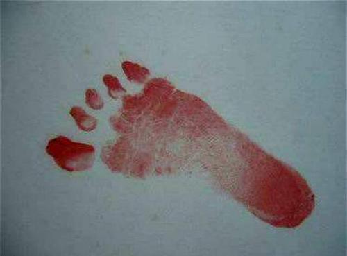 为什么新生儿出生后,要留下一个脚印?作用真的太大了