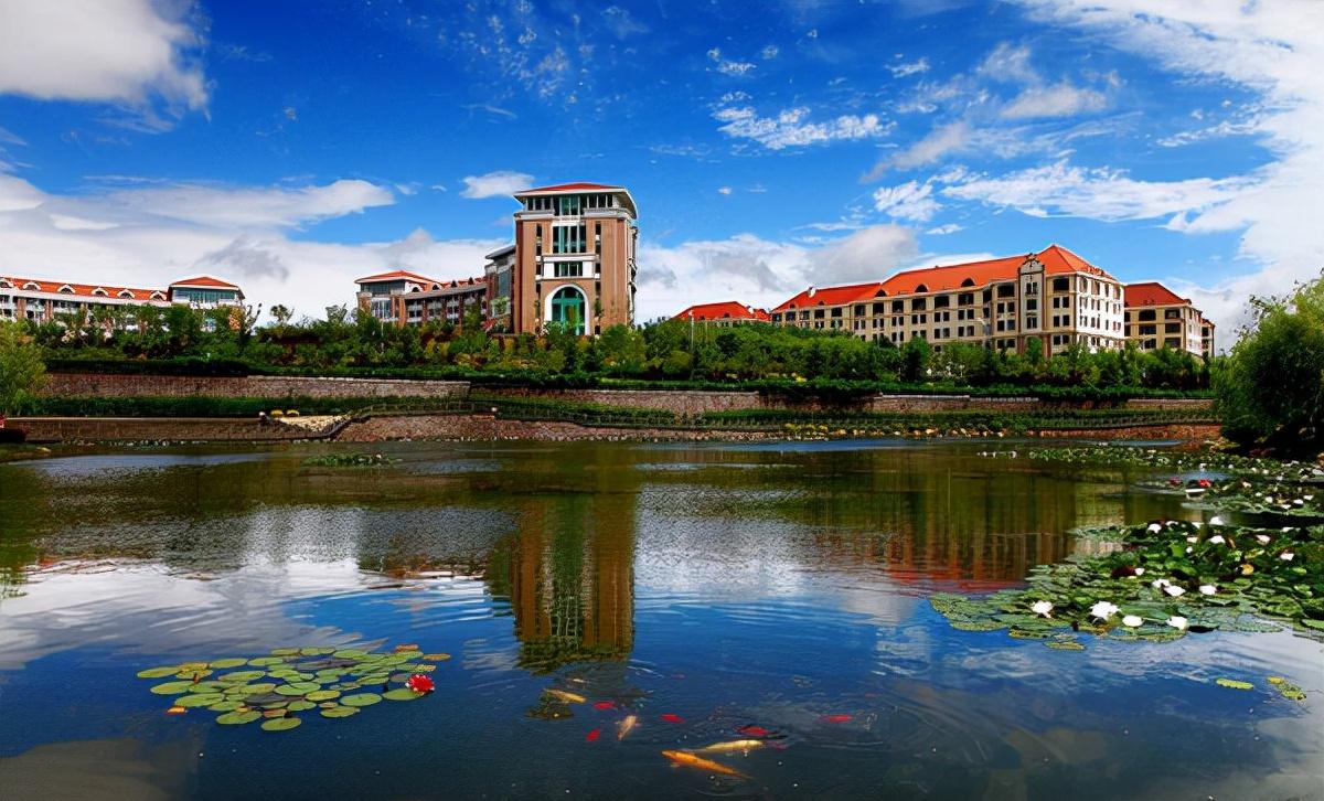 网红学校(堪称景点的3所网红大学)