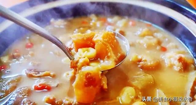 炖牛鞭汤的家常做法，女生聚餐时碰见这道菜