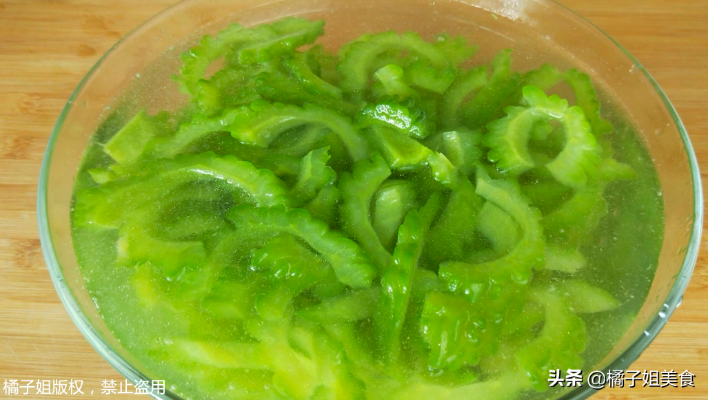 图片[6]-【凉拌苦瓜】做法步骤图 5分钟上桌 美味降火-起舞食谱网