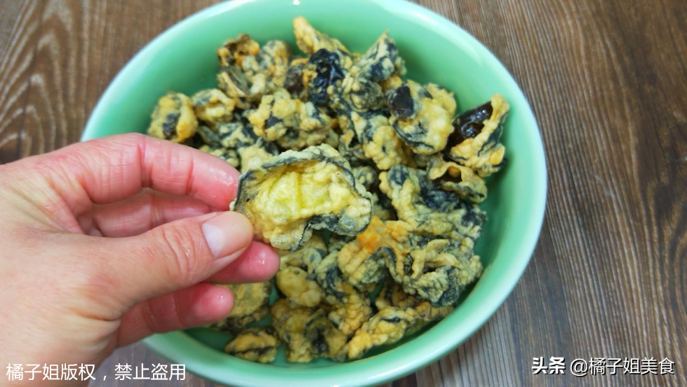 图片[1]-【油炸木耳】做法步骤图 口感鲜香味美 好解馋-起舞食谱网