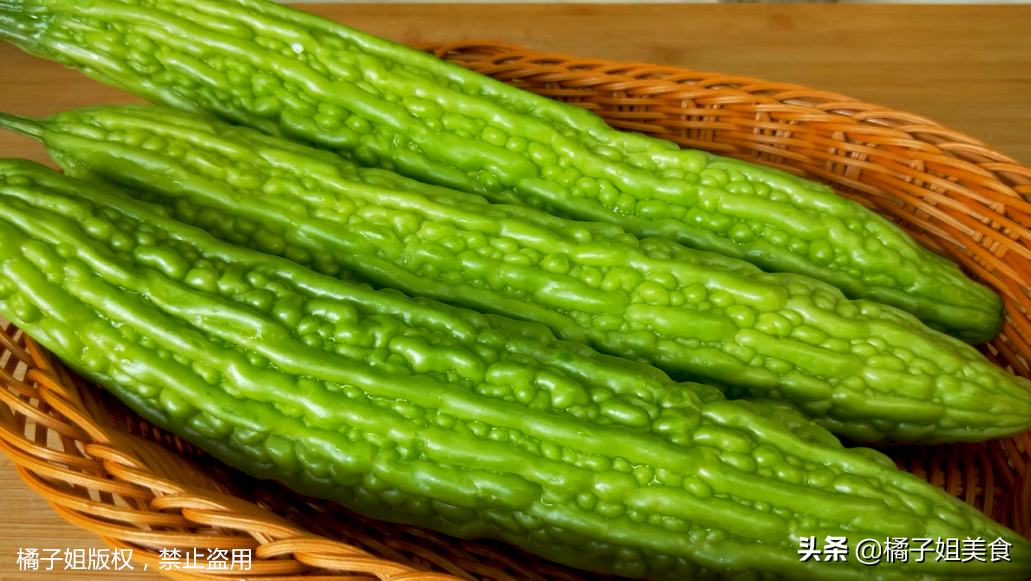 图片[2]-【凉拌苦瓜】做法步骤图 5分钟上桌 美味降火-起舞食谱网