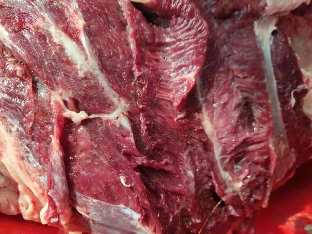 马肉充当牛肉卖,30年的老厨师告诉你,记住这几招,再也不怕坑