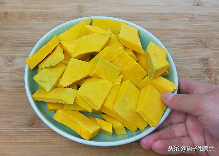 圖片[2]-【南瓜球】做法步驟圖 外皮酥脆 內(nèi)里軟糯-起舞食譜網(wǎng)