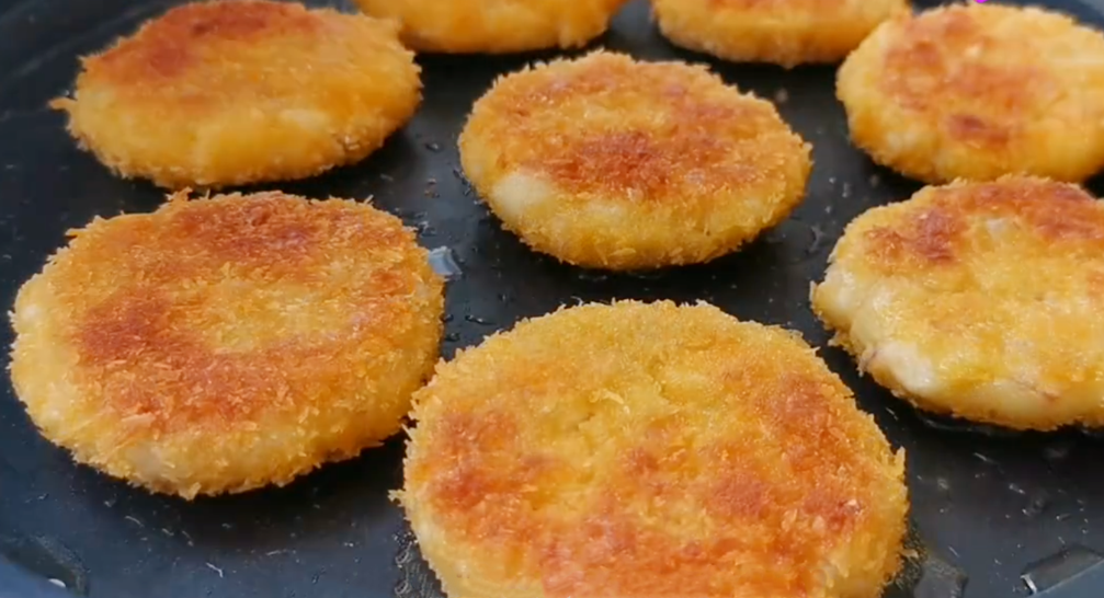 图片[6]-【苹果鸡蛋饼】做法步骤图 一次做10个 出锅就光盘-起舞食谱网