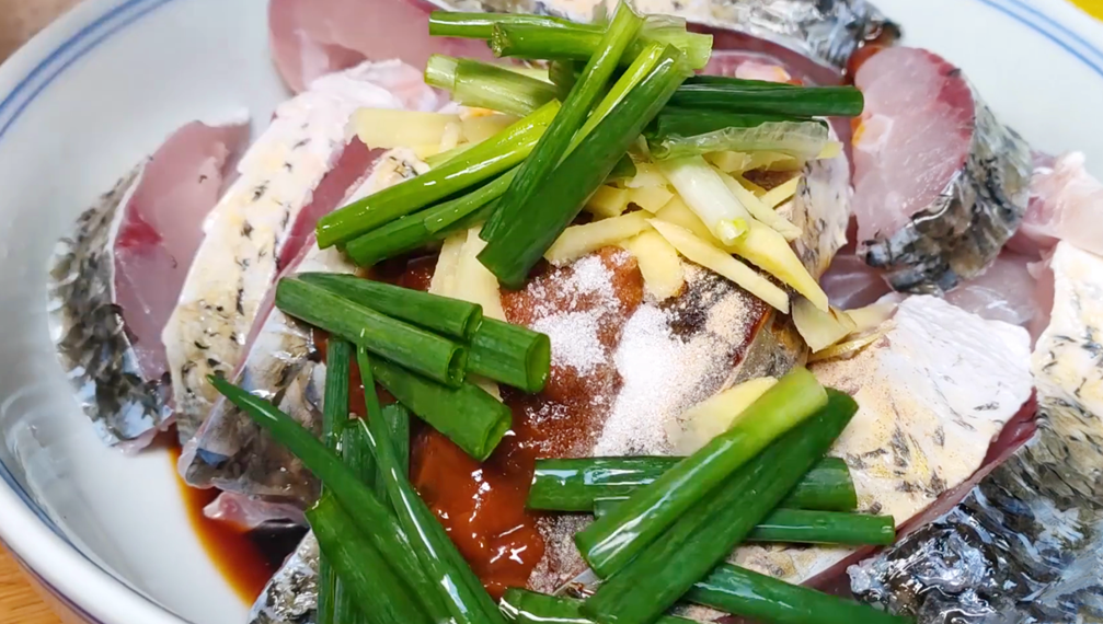 圖片[2]-【砂鍋煲魚(yú)】做法步驟圖 鮮香嫩滑味道足 出鍋就是大硬菜-起舞食譜網(wǎng)