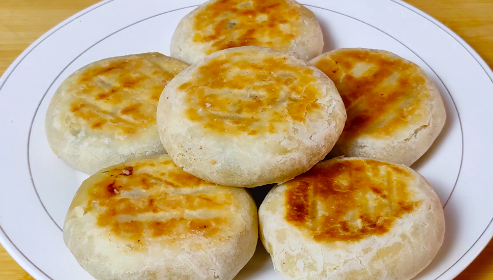 【茴香西紅柿餅】做法步驟圖 教你好吃做法 女人要多吃對身體-起舞食譜網