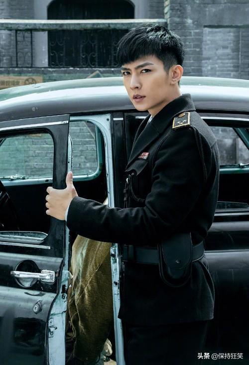 炎亚纶(本名吴庚霖,aaron),1985年11月20日出生于台湾省台北市,中国