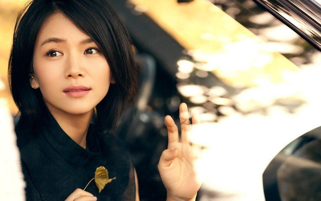 《野鸭子》(饰演野鸭子),《香港姊妹》(饰演朱秀玲),《五星大饭店》