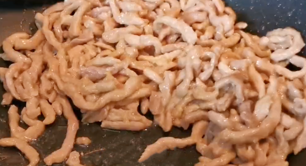 圖片[5]-【芹菜炒肉絲】做法步驟圖 教你這樣做 肉嫩滑不柴也不腥-起舞食譜網