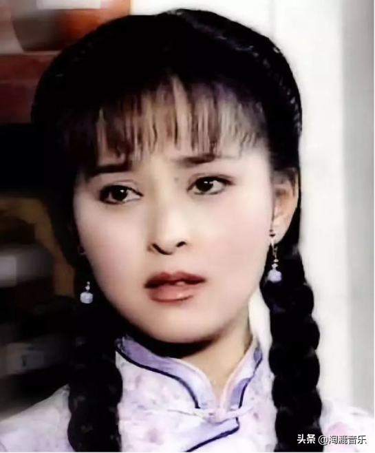 鲁文,饰演过《梅花烙》中的兰馨公主和《新月格格》中的珞琳萧蔷,饰演