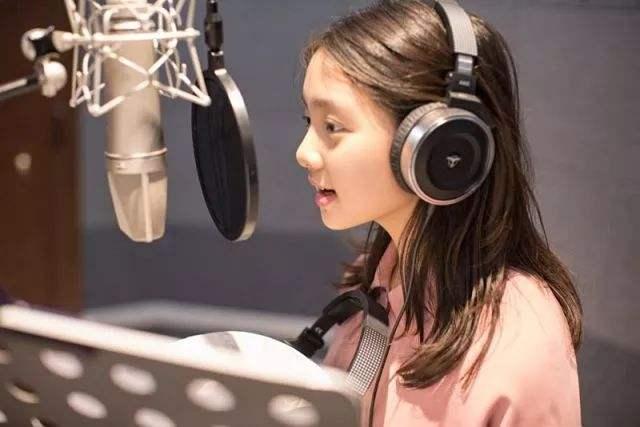 黄忆慈学校(从国民闺女到被造谣中伤)