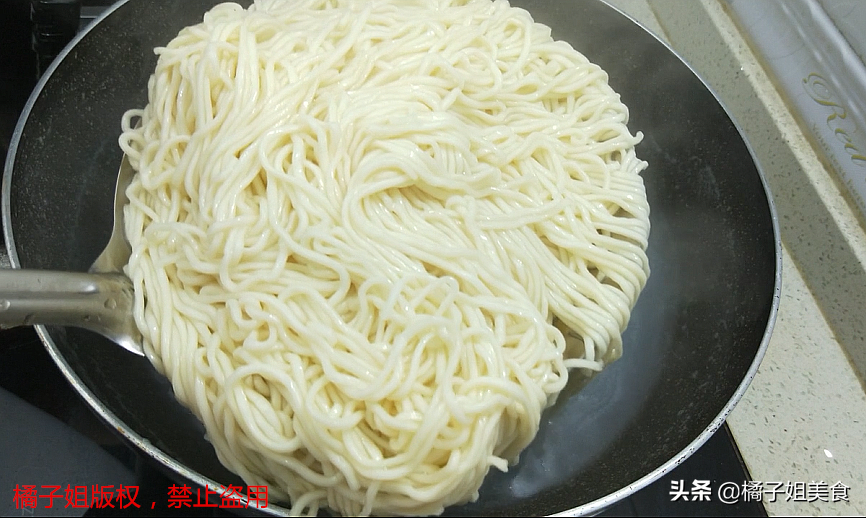 图片[7]-面条的懒人做法 5分钟出锅 连吃10天也不腻-起舞食谱网