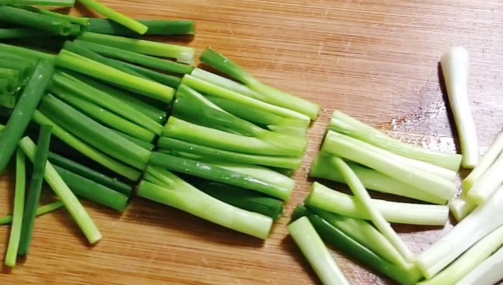 图片[3]-【香煎鱿鱼仔】做法步骤图 鲜香清脆又爽口 出锅就被抢光-起舞食谱网