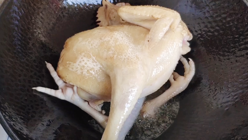 图片[4]-【酱油鸡】做法步骤图 整只鸡丢进锅里 全家人抢着吃-起舞食谱网