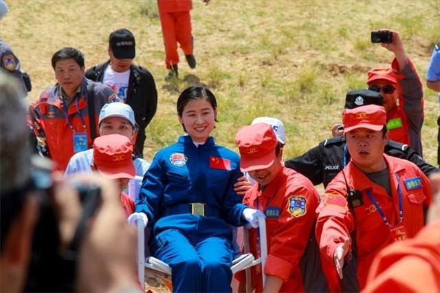 火箭发射成为了无数国人茶余饭后的谈资,其中有一位女性宇航员备受