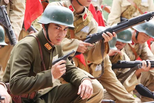 谍战大戏《刀锋战士》《刀锋战士》以1937年抗日战争爆发作为历史背景