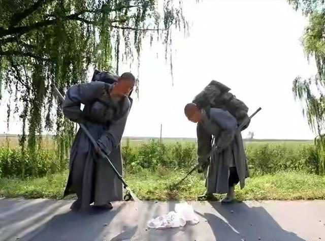 中国最穷和尚,不设功德,禁止捐钱,苦行千里!众生:他是真禅僧