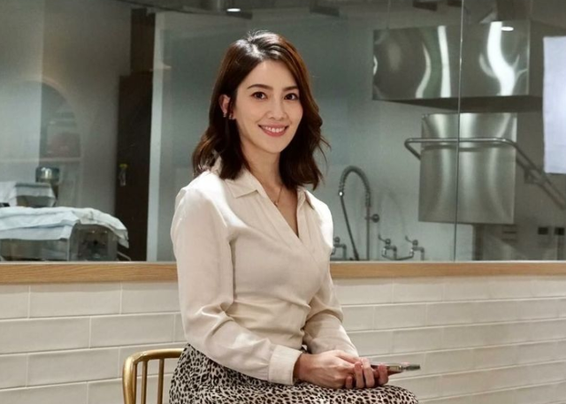 近日,台湾当红女星,有"最美博士"之称的许蓝方被控出轨他人丈夫,被