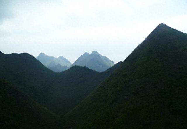 游广西大化：行八里九弯,观七百弄山海奇观