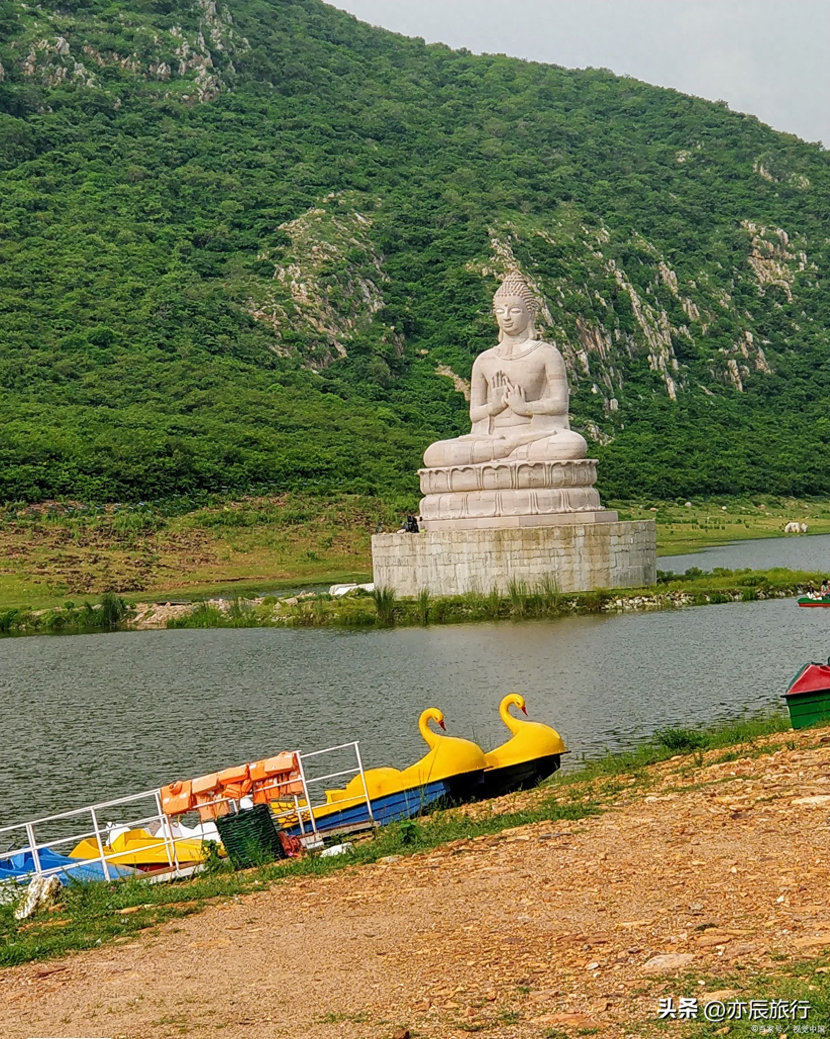 地址:黑龙江哈尔滨市阿城区金龙山是哈尔滨著名的最美红叶观堂地,也是