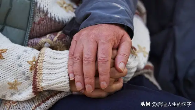 你认为现代社会的残酷性体现在哪儿？