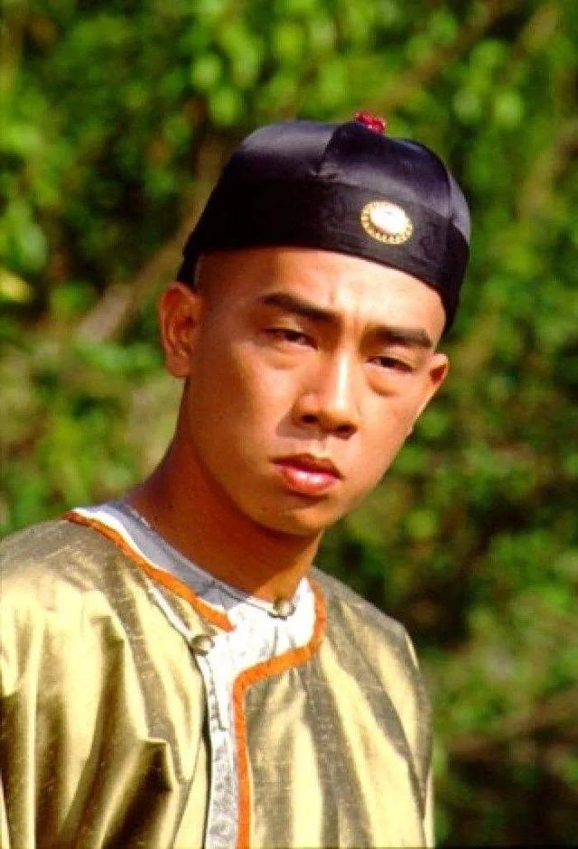 陈小春在1998年主演的《鹿鼎记》,一直被认为是众多《鹿鼎记》影视剧