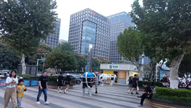 中秋节逛武汉光谷天地