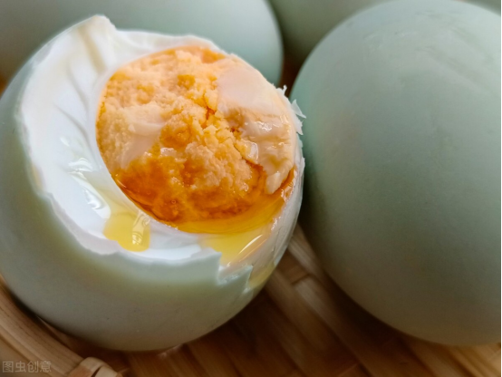 鸭蛋的做法（鸭蛋适合炒什么菜）