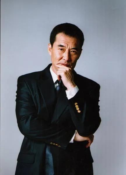 王庆祥看到他,你会想到谁?是的,《大明王朝1566》里的胡宗宪.