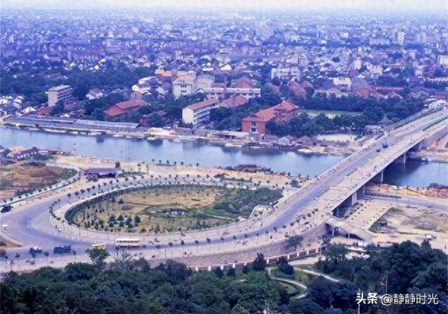 80年代无锡老照片：缫丝一厂，八中，太湖乐园，仁号炒货