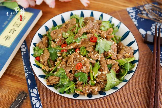 鸡胸肉热量（天天吃鸡胸肉一个月会变成什么样）