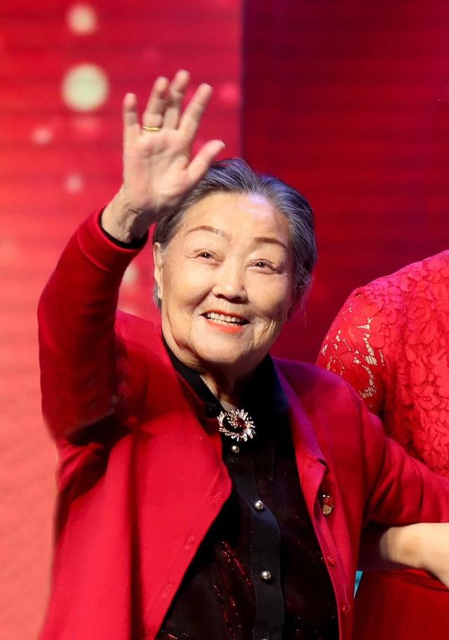 豫劇大師馬金鳳仙逝,享年100歲,曾拍三部電影,是永遠的穆桂英