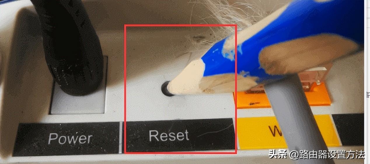 路由器怎么恢复出厂设置（路由器重置教程）