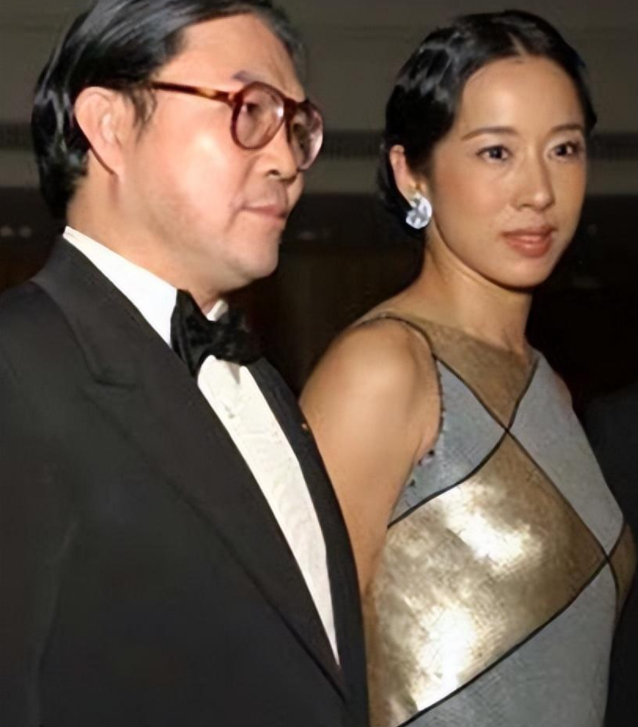 香港霍震霆个人资料(霍震霆为什么可以娶三个太太)