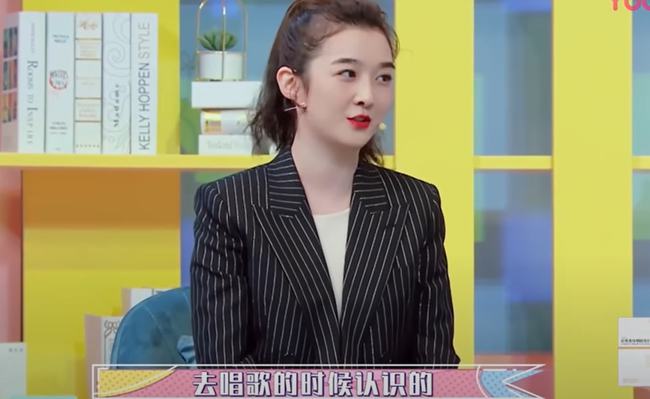 王栎鑫什么时候离的婚（网友：婚变结局早已预兆）