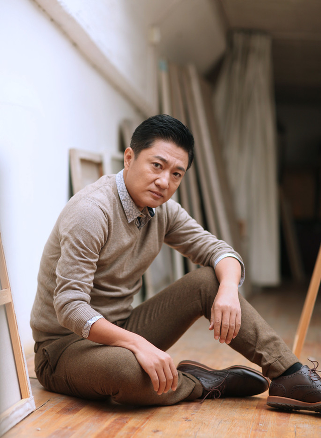 韩青韩青剧照"细品名人"点评:演艺圈有两个著名男演员都叫韩青,笔者