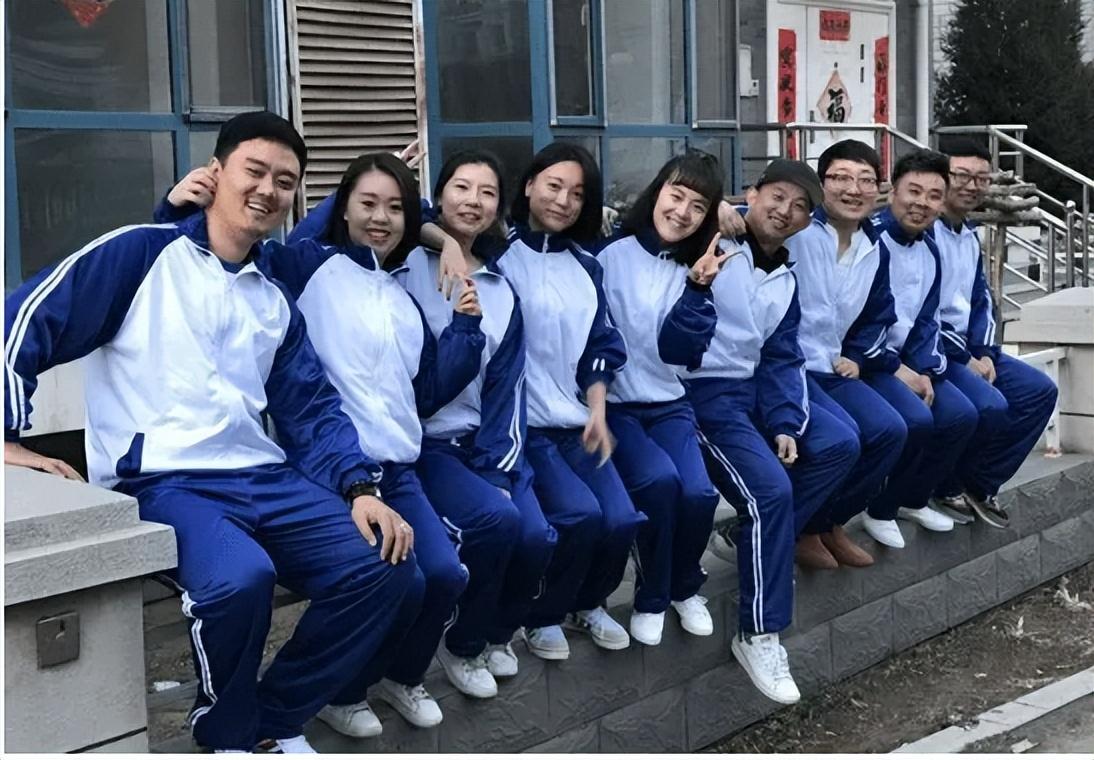 学校礼服(深圳校服yyds)